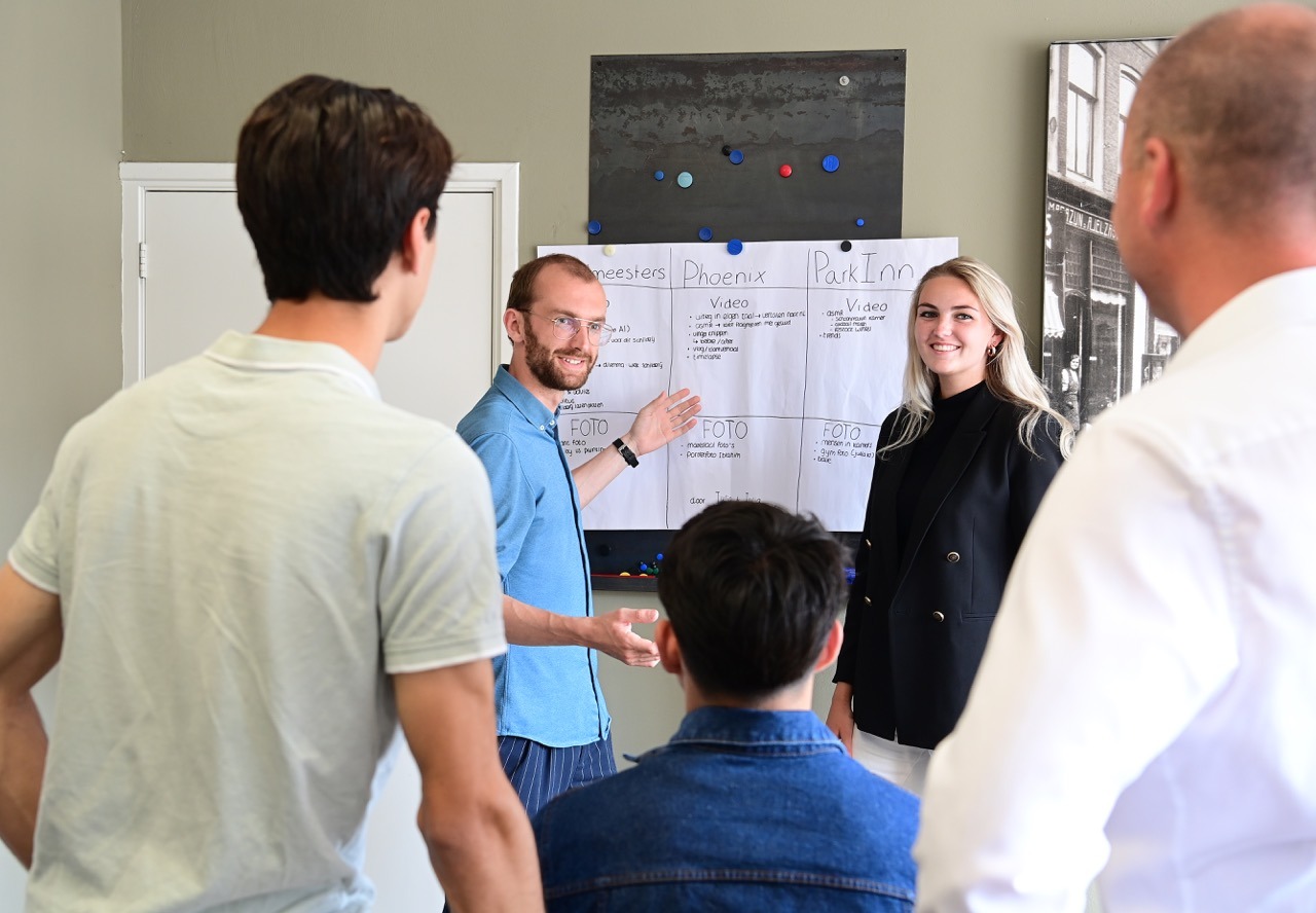 AI-online-marketing Marketeers verdiepen en ontwikkelen zich op het gebied van AI