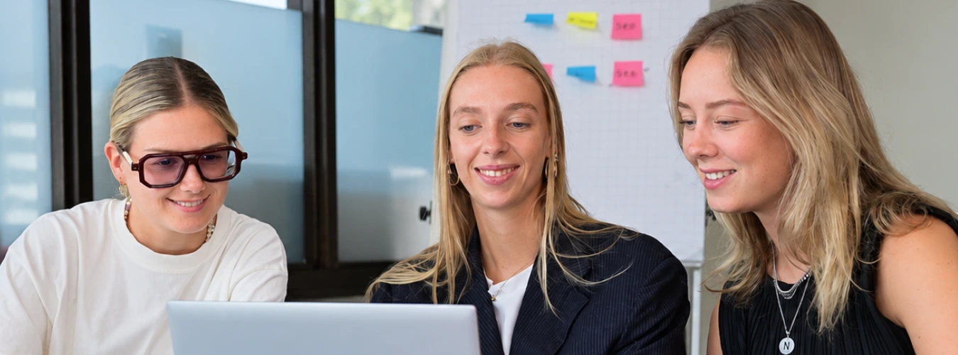 Lees onze blog SEO vs. GEO: hoe AI de toekomst van online vindbaarheid verandert, natuurlijk bij YoungSparks online marketing uit Alkmaar